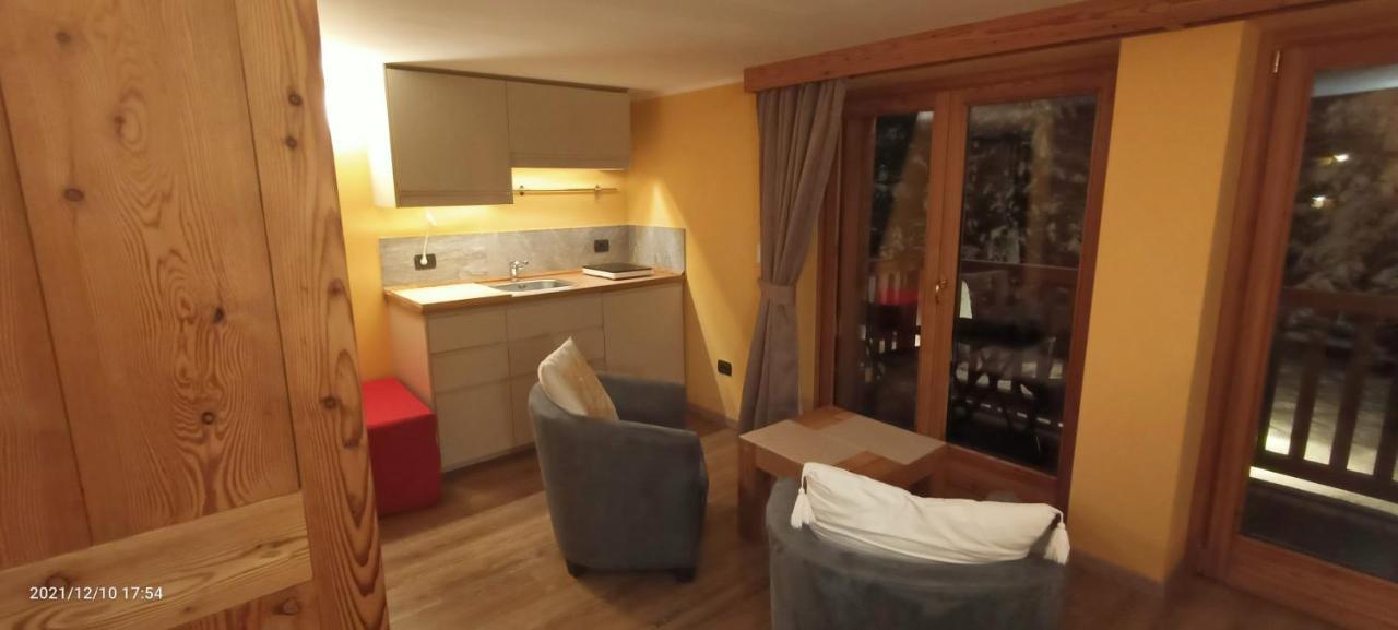 Chalet Alpina Hotel & Apartments 拉蒂勒 外观 照片